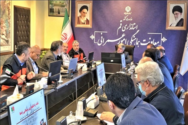 استقرار عوامل راهداری در محورهای کوهستانی و نقاط برفگیر استان قم استقرار عوامل راهداری در محورهای کوهستانی و نقاط برفگیر استان قم